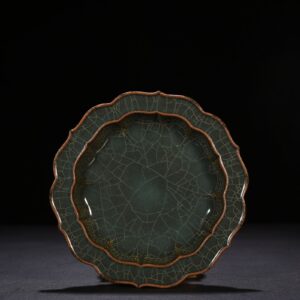 Song Dynasty Longquan Xikou kiln rhombus folding edge plate