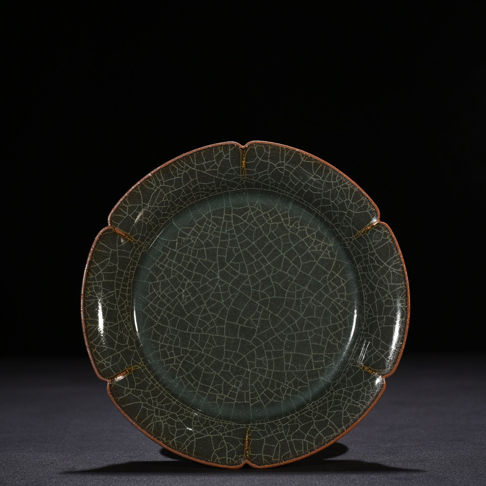 Song Dynasty Longquan Xikou Kiln Kwai Kou Plate