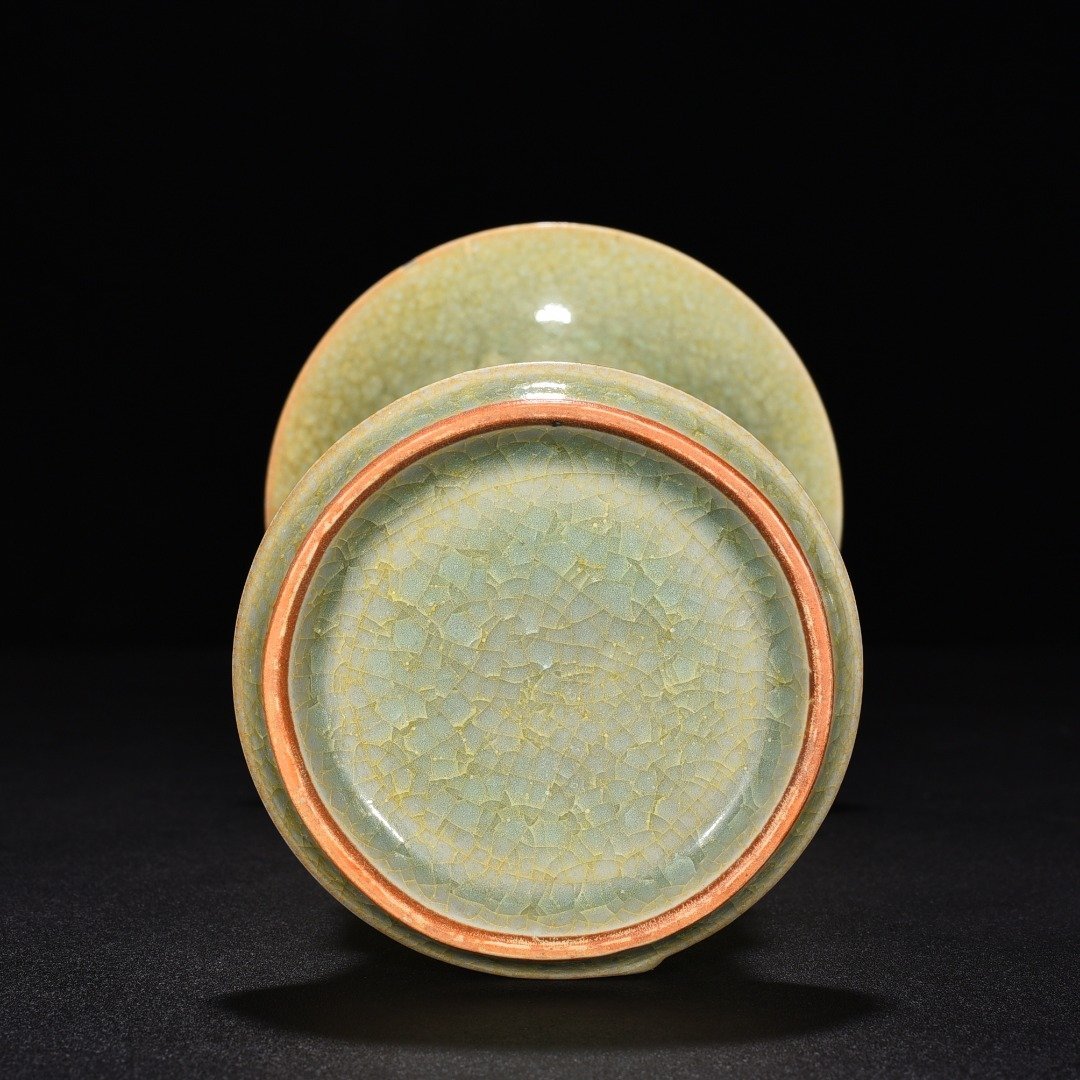 Song Dynasty Longquan Kiln Ice-cracked flower vase