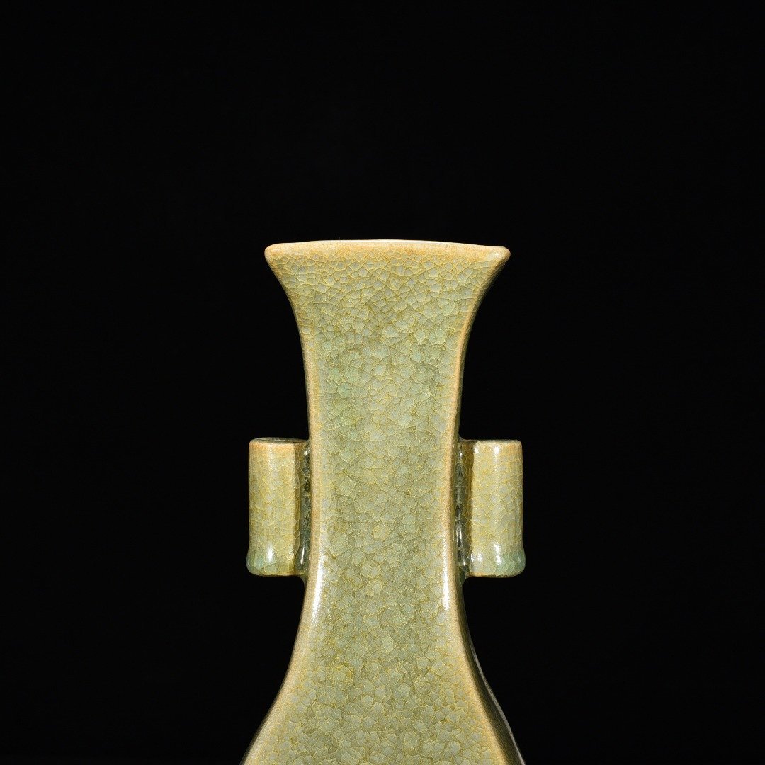 Song Dynasty Longquan Kiln Ice-cracked flower vase