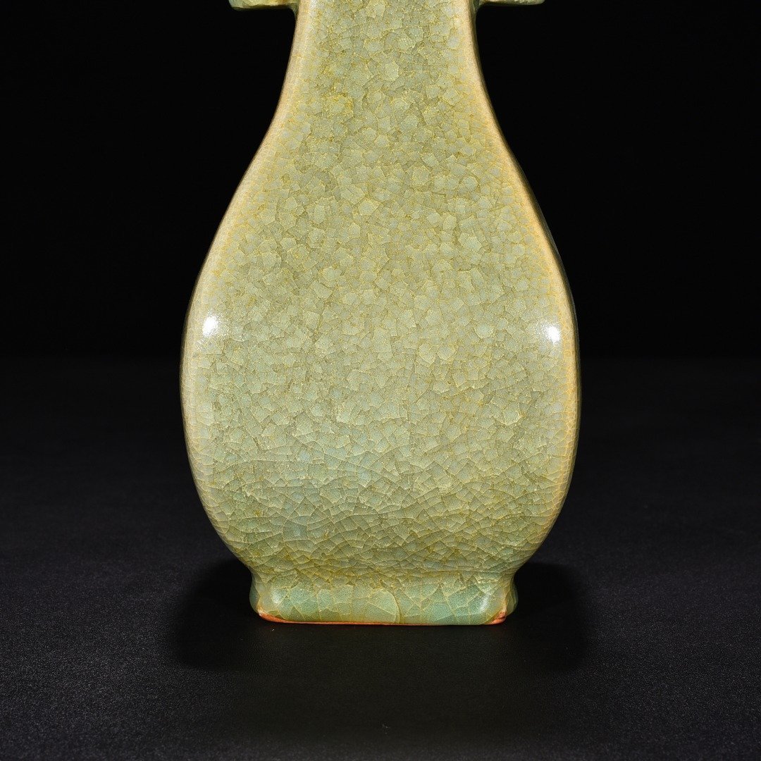 Song Dynasty Longquan Kiln Ice-cracked flower vase