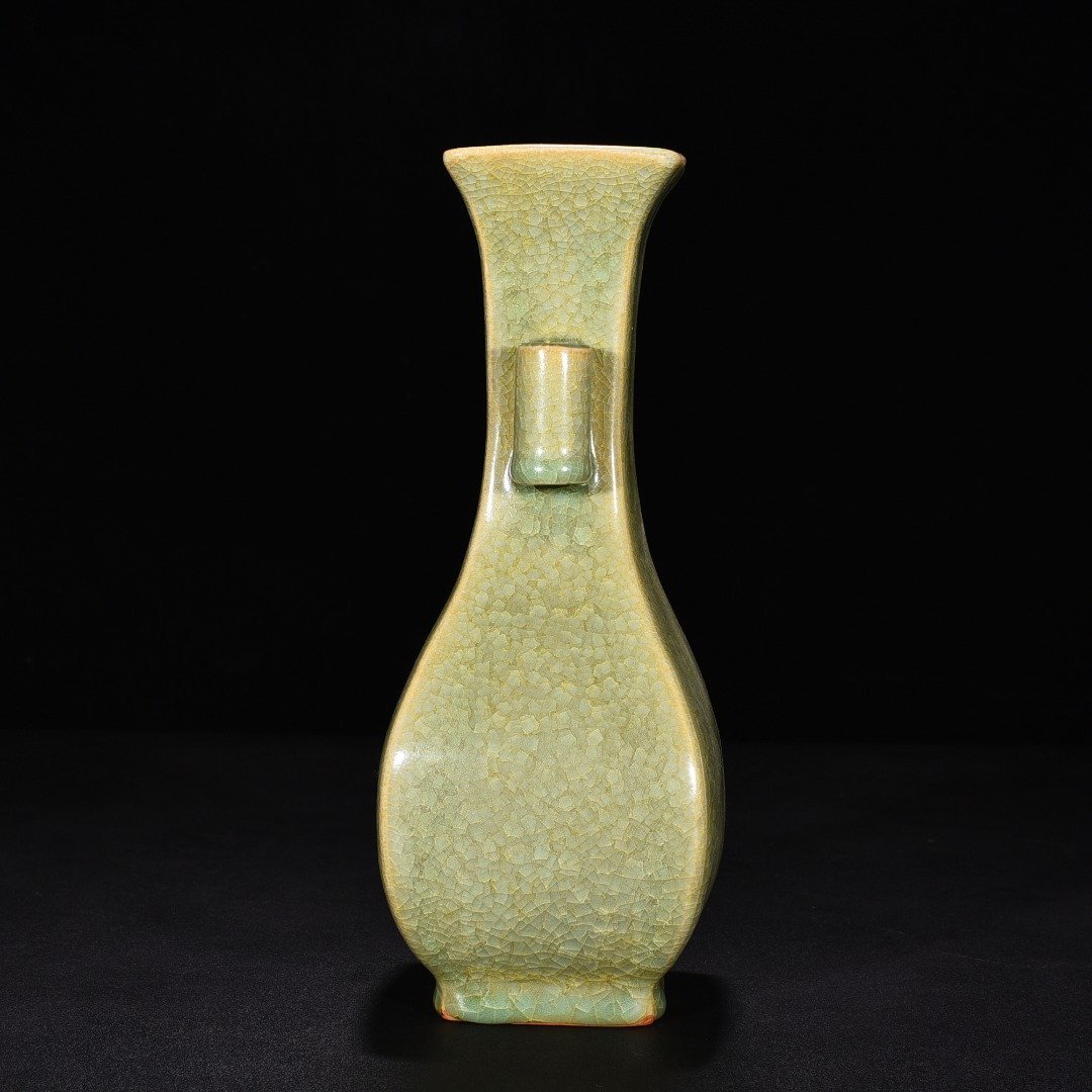 Song Dynasty Longquan Kiln Ice-cracked flower vase