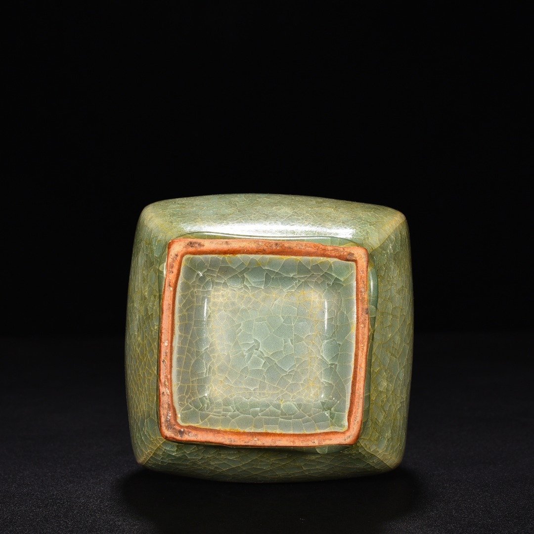 Song Dynasty Longquan Kiln Ice-cracked flower vase