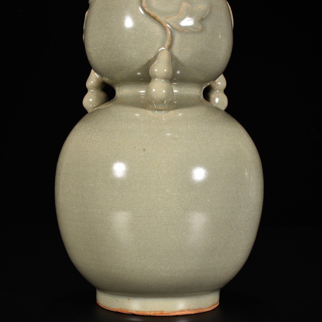 Song Dynasty Gourd vase from Longquan kiln