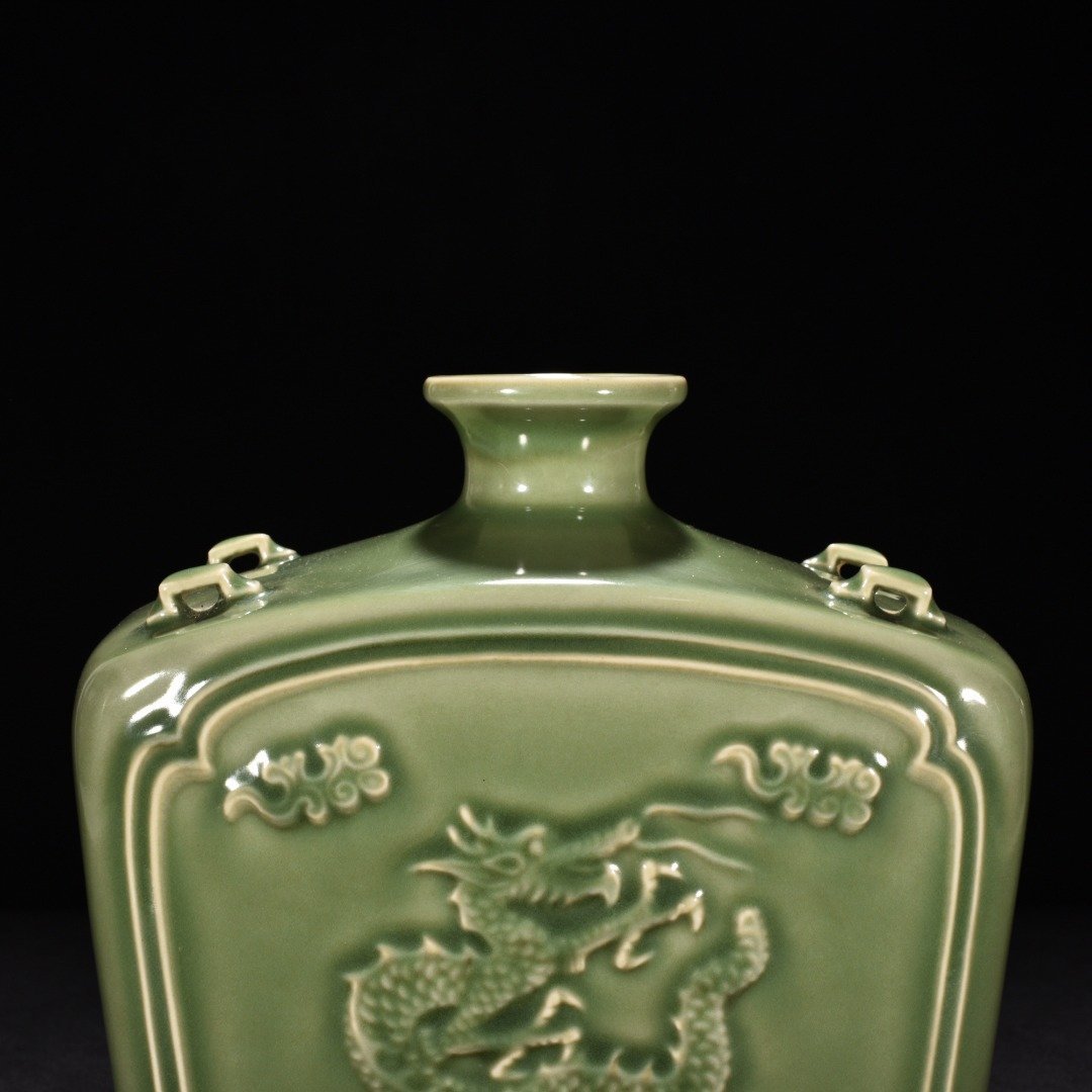 Song Dynasty Longquan kiln plum celadon glazed flat vase