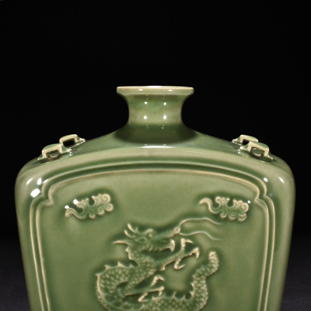 Song Dynasty Longquan kiln plum celadon glazed flat vase