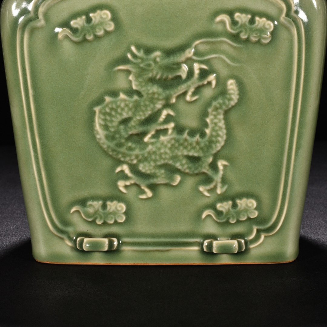 Song Dynasty Longquan kiln plum celadon glazed flat vase