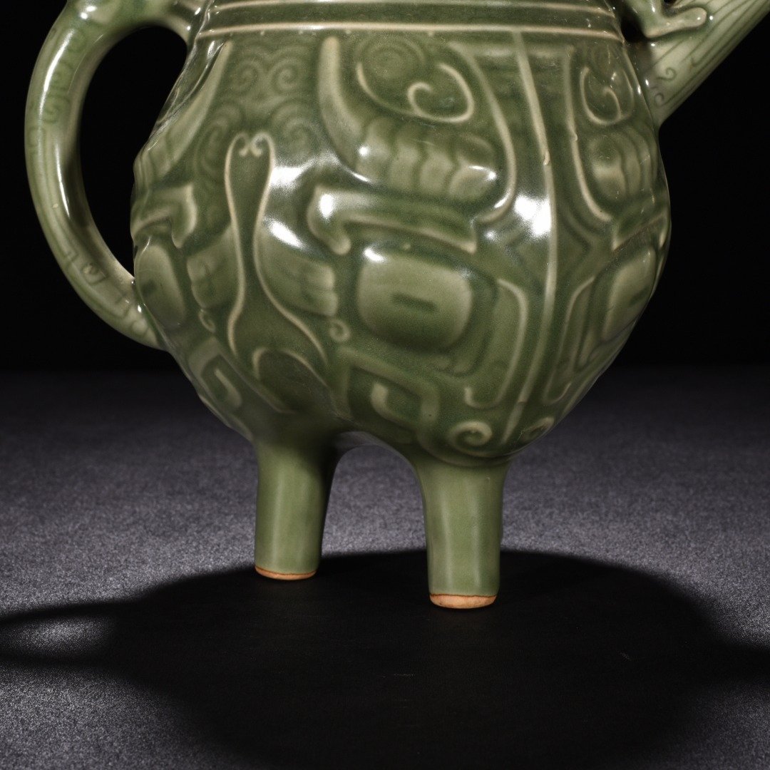 Song Dynasty Longquan kiln plum celadon-glazed ewer with animal face