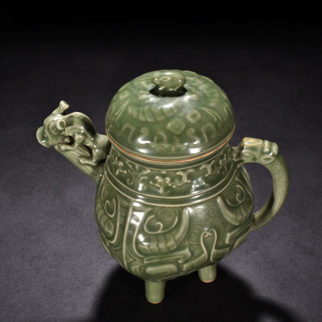 Song Dynasty Longquan kiln plum celadon-glazed ewer with animal face