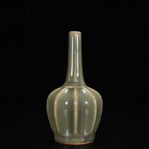 Song Dynasty Longquan kiln plum celadon glaze scraped edge vase