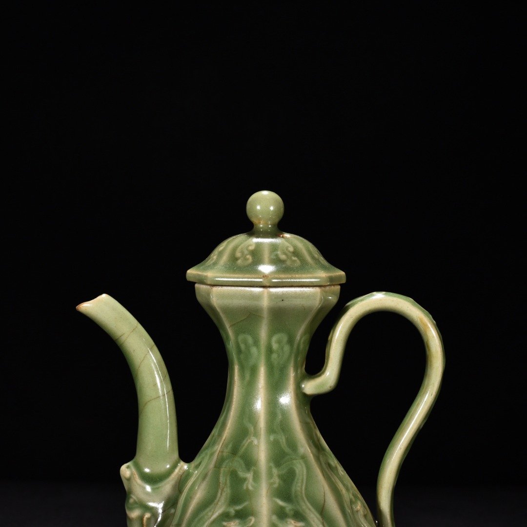Song Dynasty Longquan kiln plum green glaze octagonal teapot with chilong pattern