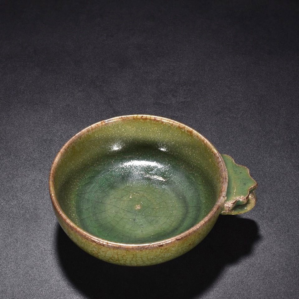 Song Dynasty Longquan Kiln Plum celadon glaze hat and ear washer