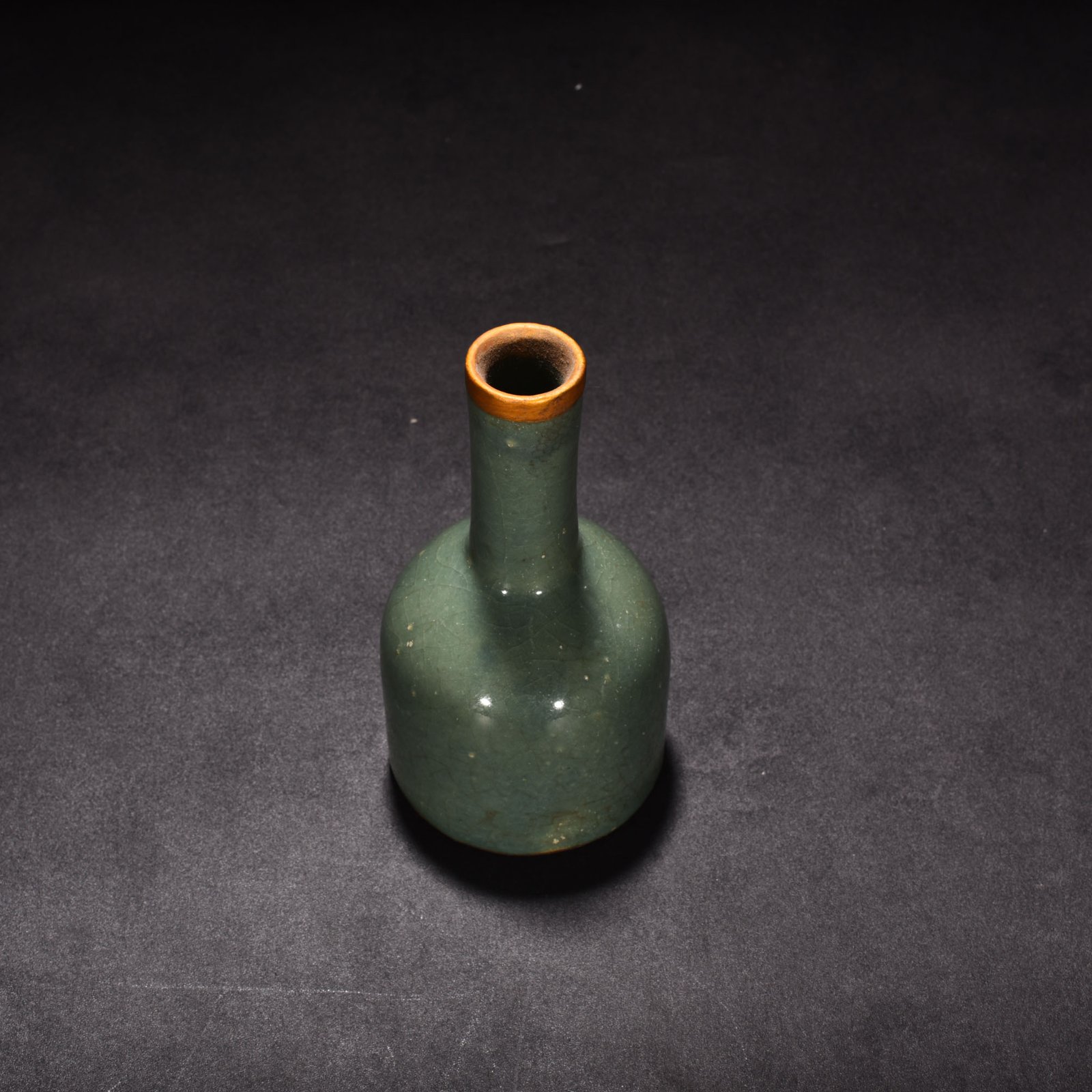 Song Dynasty Longquan Kiln Plum celadon glaze and gilded rattle