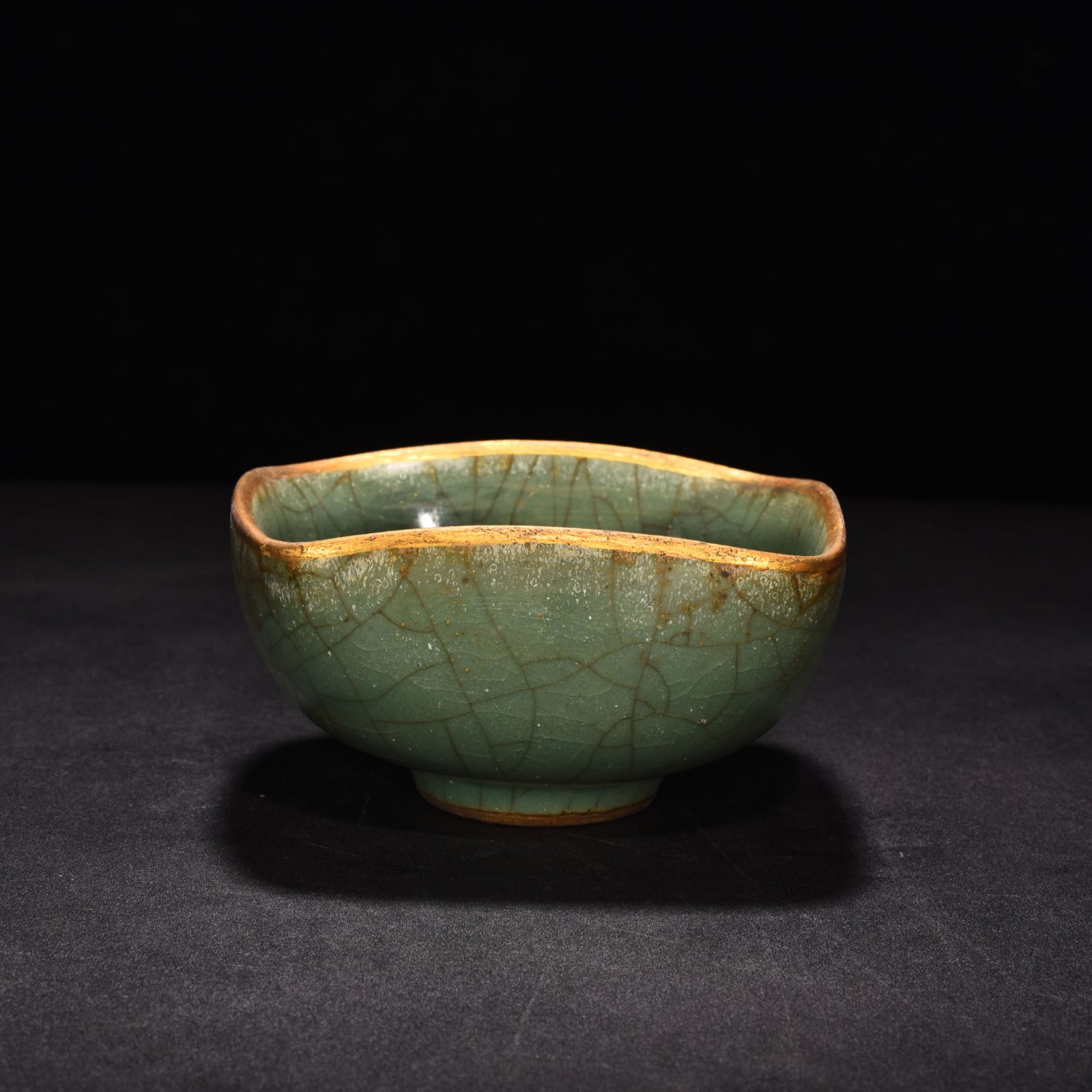 Song Dynasty Longquan kiln plum celadon gilded square bowl