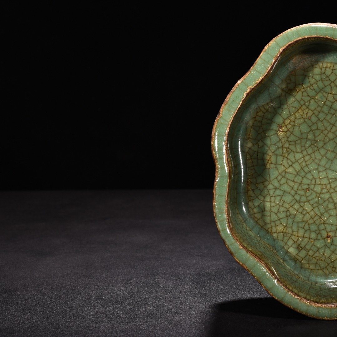 Song Dynasty Longquan Kiln Plum celadon glaze and begonia style washer