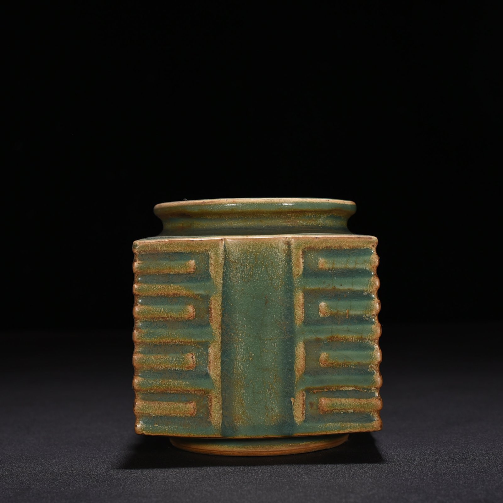 Song Dynasty Longquan kiln plum green glaze Cong style vase