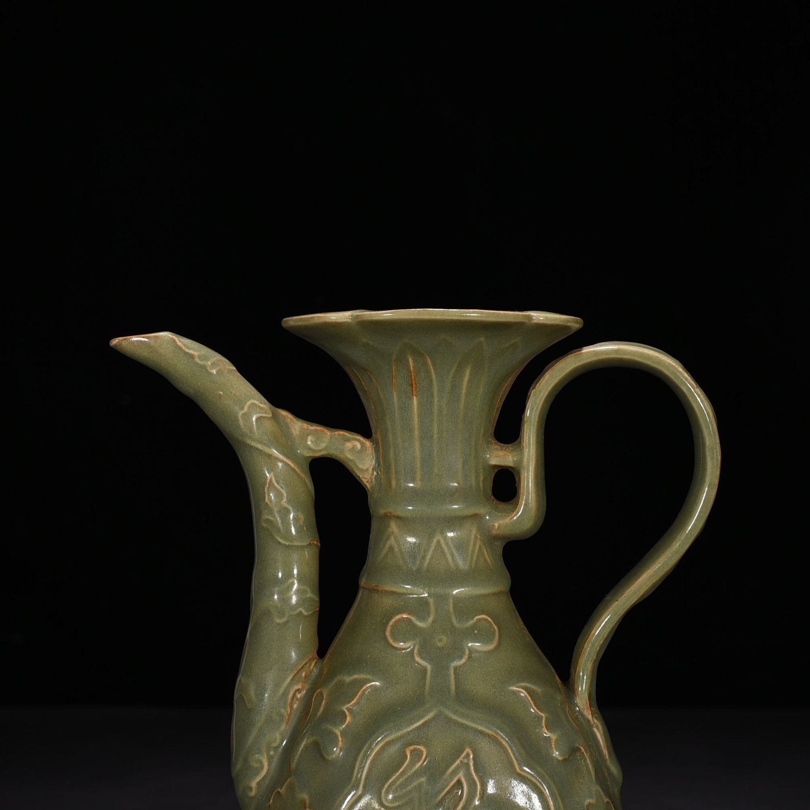 Song Dynasty Longquan kiln plum green glaze Fushou ewer