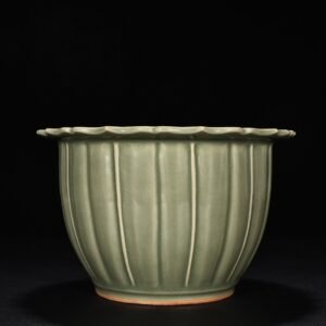 Song Dynasty Longquan Kiln Plum celadon-glazed rhombus flowerpot