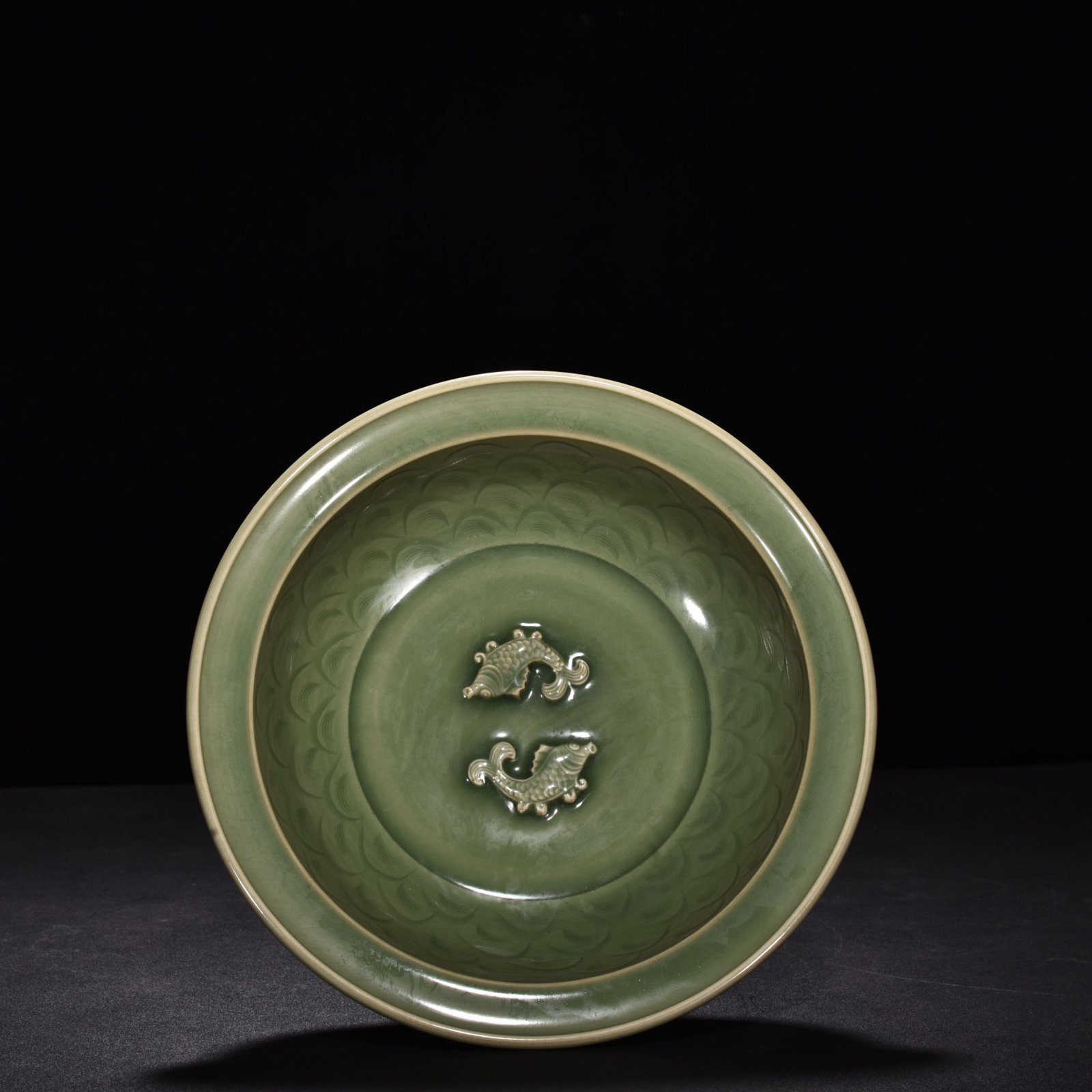 Song Dynasty Longquan kiln plum celadon fish pattern folded rim plate