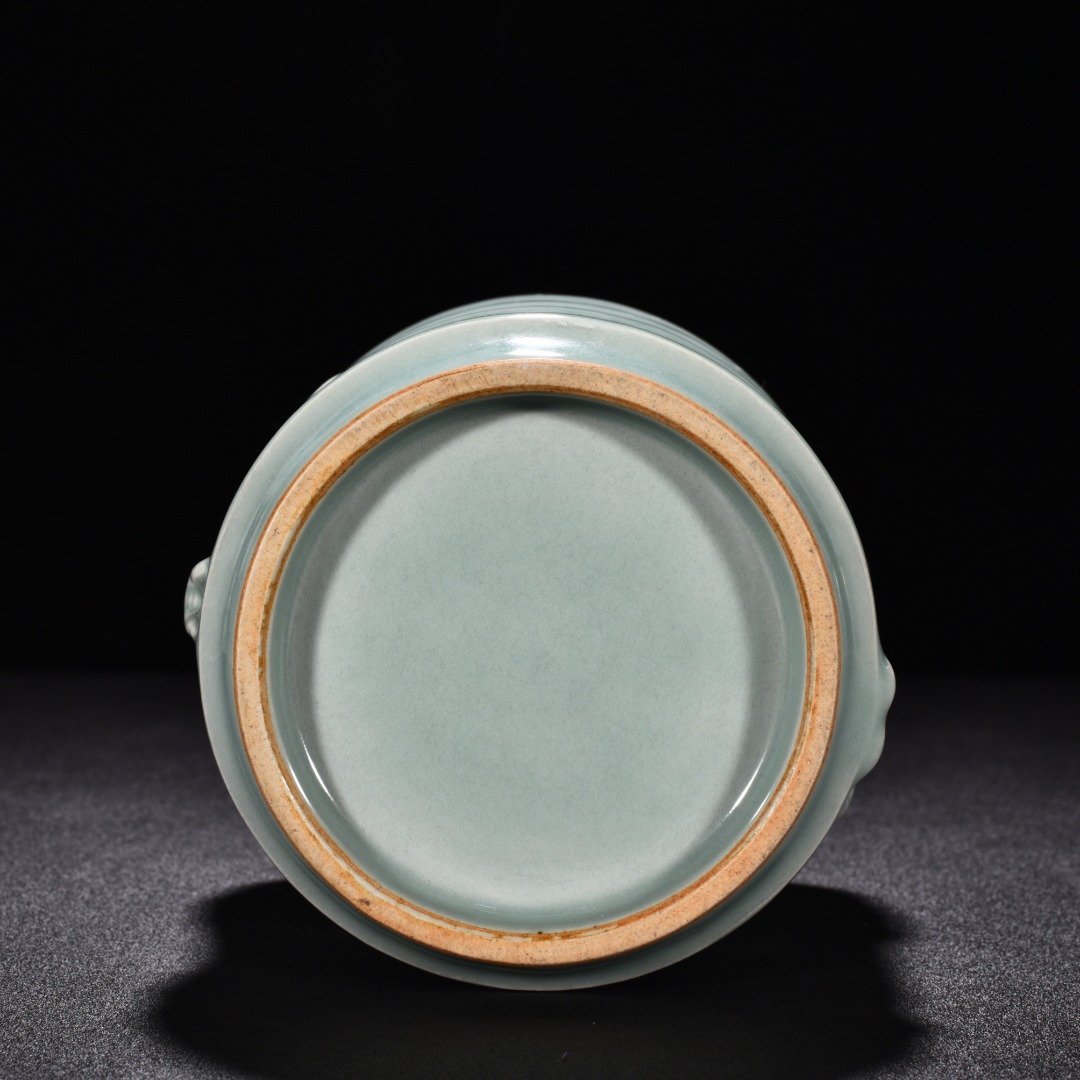 Song Dynasty Longquan kiln pink celadon glaze blockbuster bamboo pen holder