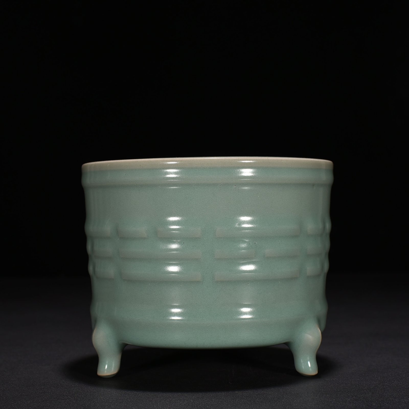 Song Dynasty Longquan kiln pink celadon glaze Bagua Xian furnace
