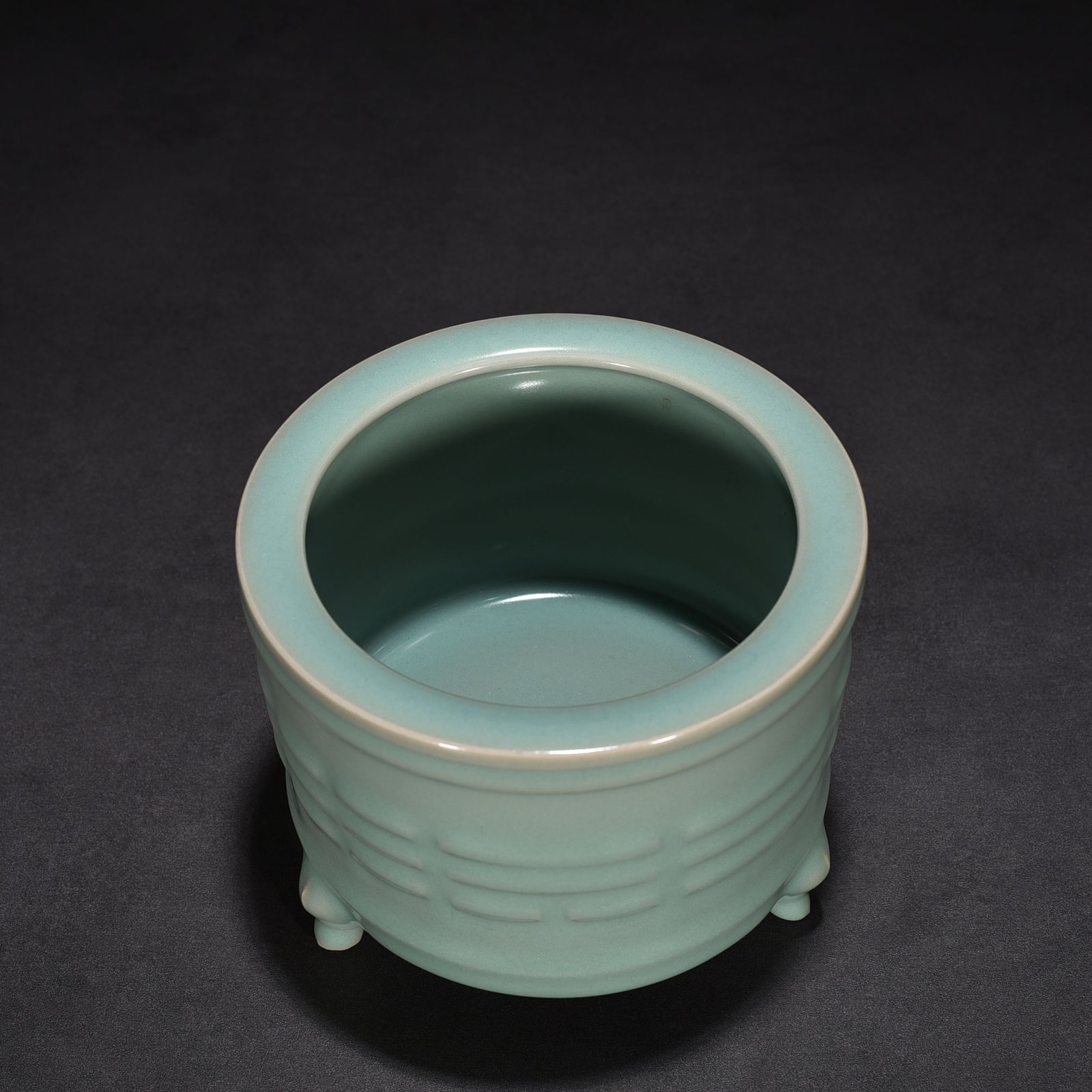 Song Dynasty Longquan kiln pink celadon glaze Bagua Xian furnace