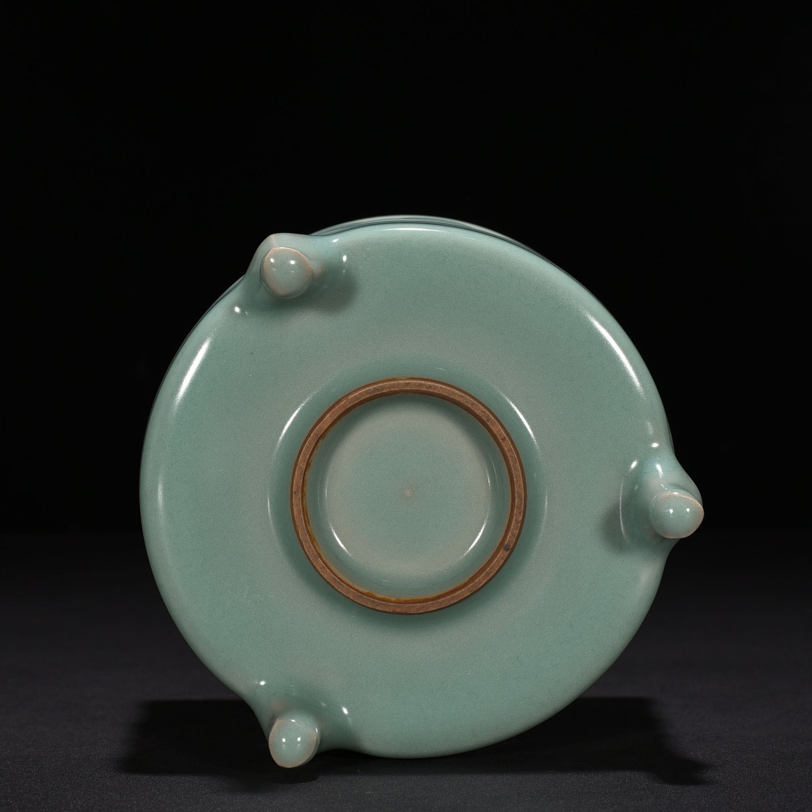 Song Dynasty Longquan kiln pink celadon glaze Bagua Xian furnace