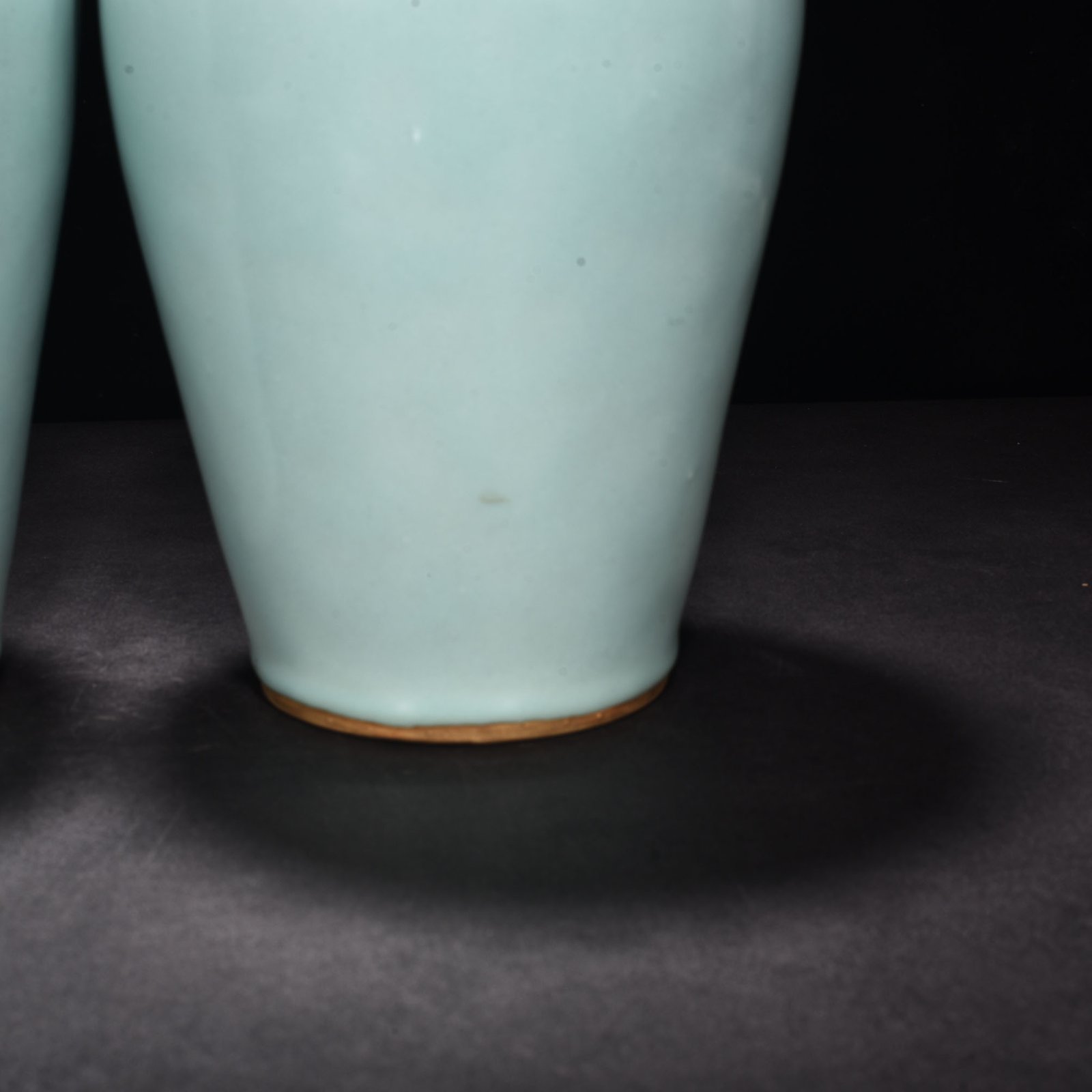 Song Dynasty Longquan kiln pink celadon glaze plum vase with lid