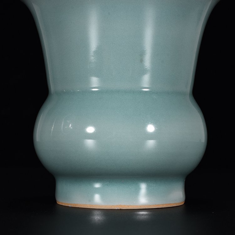 Song Dynasty Longquan kiln pink celadon glaze slag bucket