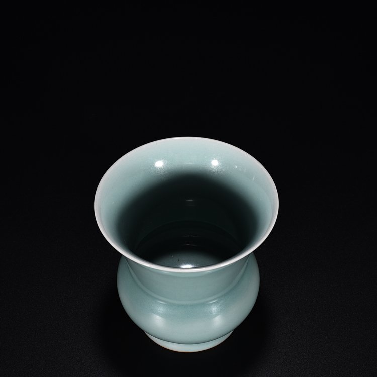 Song Dynasty Longquan kiln pink celadon glaze slag bucket