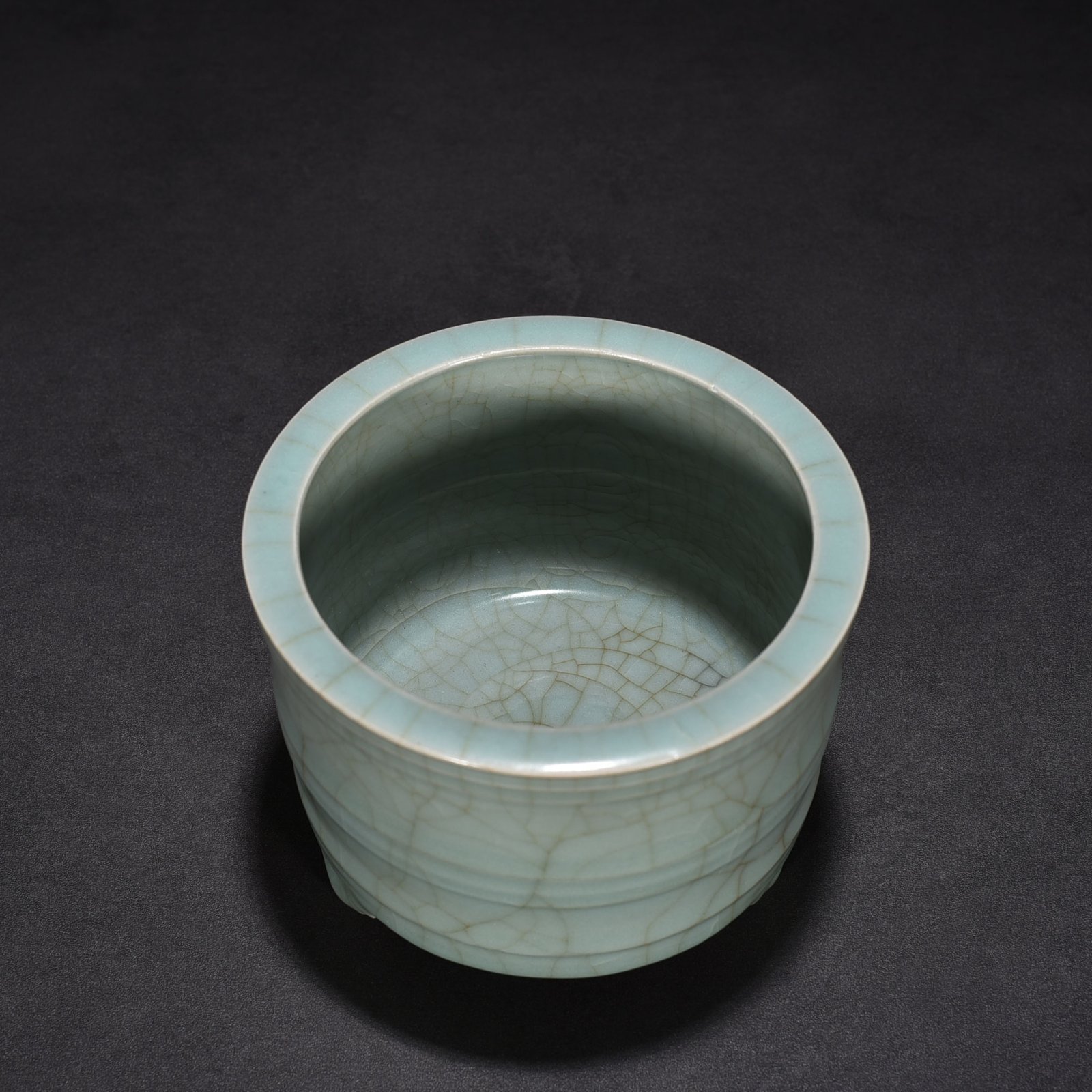 Song Dynasty Longquan kiln pink celadon glaze dazzling pattern