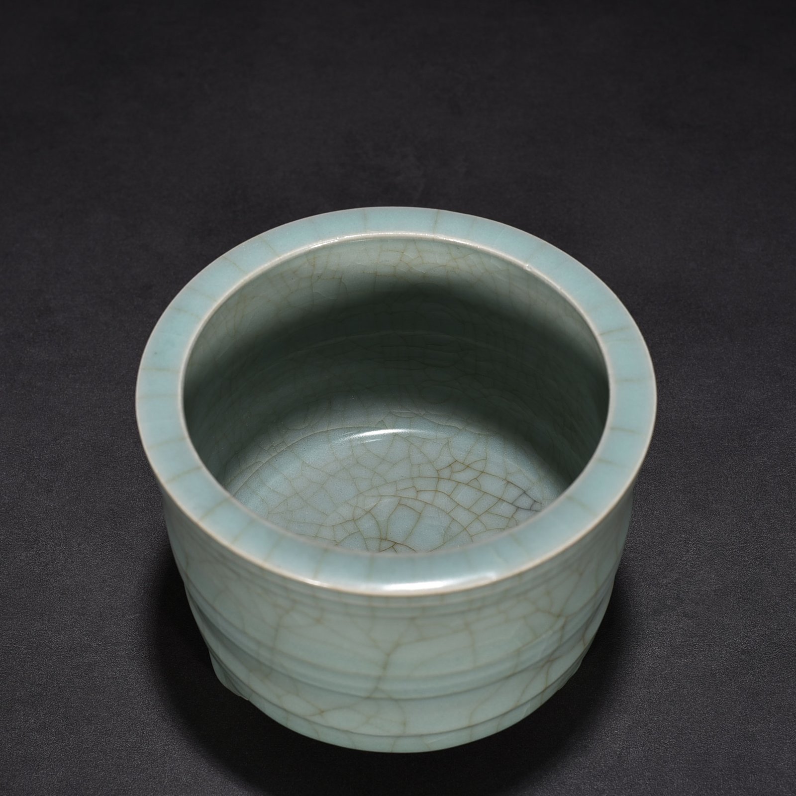 Song Dynasty Longquan kiln pink celadon glaze dazzling pattern