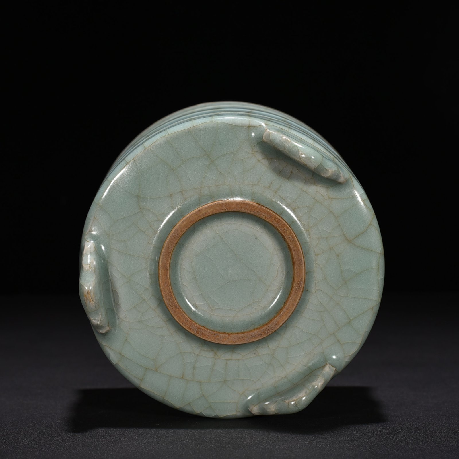 Song Dynasty Longquan kiln pink celadon glaze dazzling pattern
