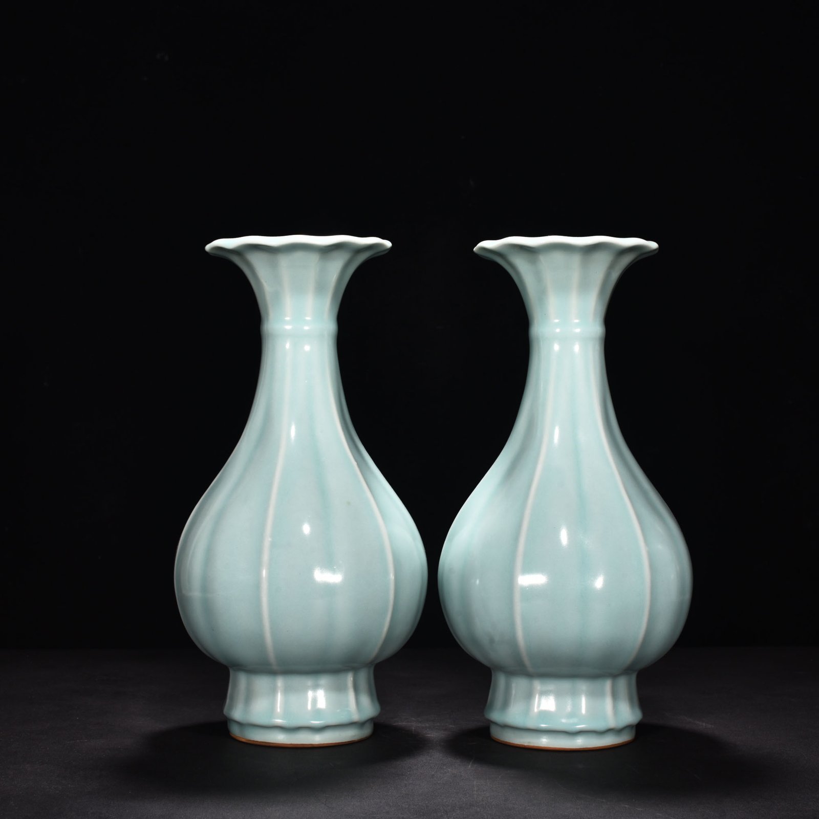 Song Dynasty Longquan kiln pink celadon glaze jade pot and spring vase