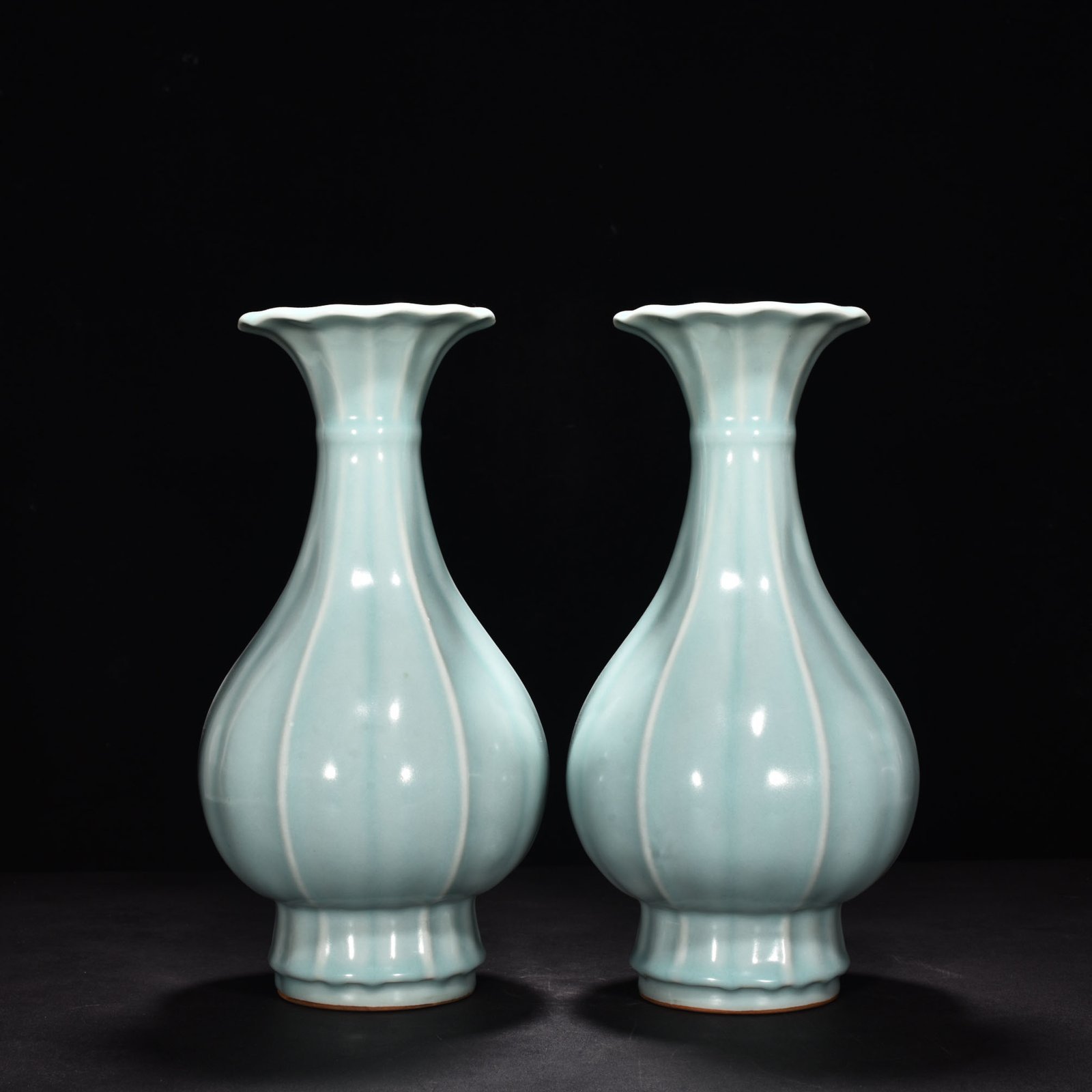 Song Dynasty Longquan kiln pink celadon glaze jade pot and spring vase