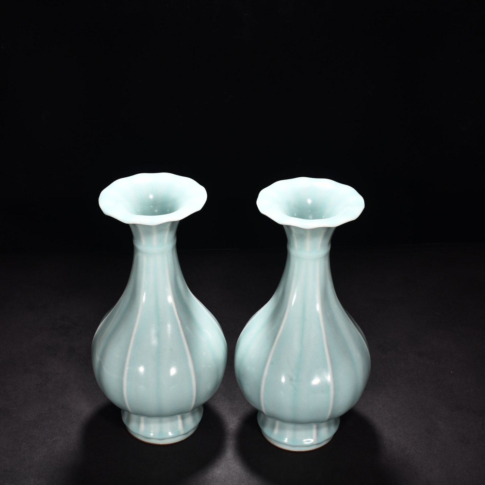 Song Dynasty Longquan kiln pink celadon glaze jade pot and spring vase