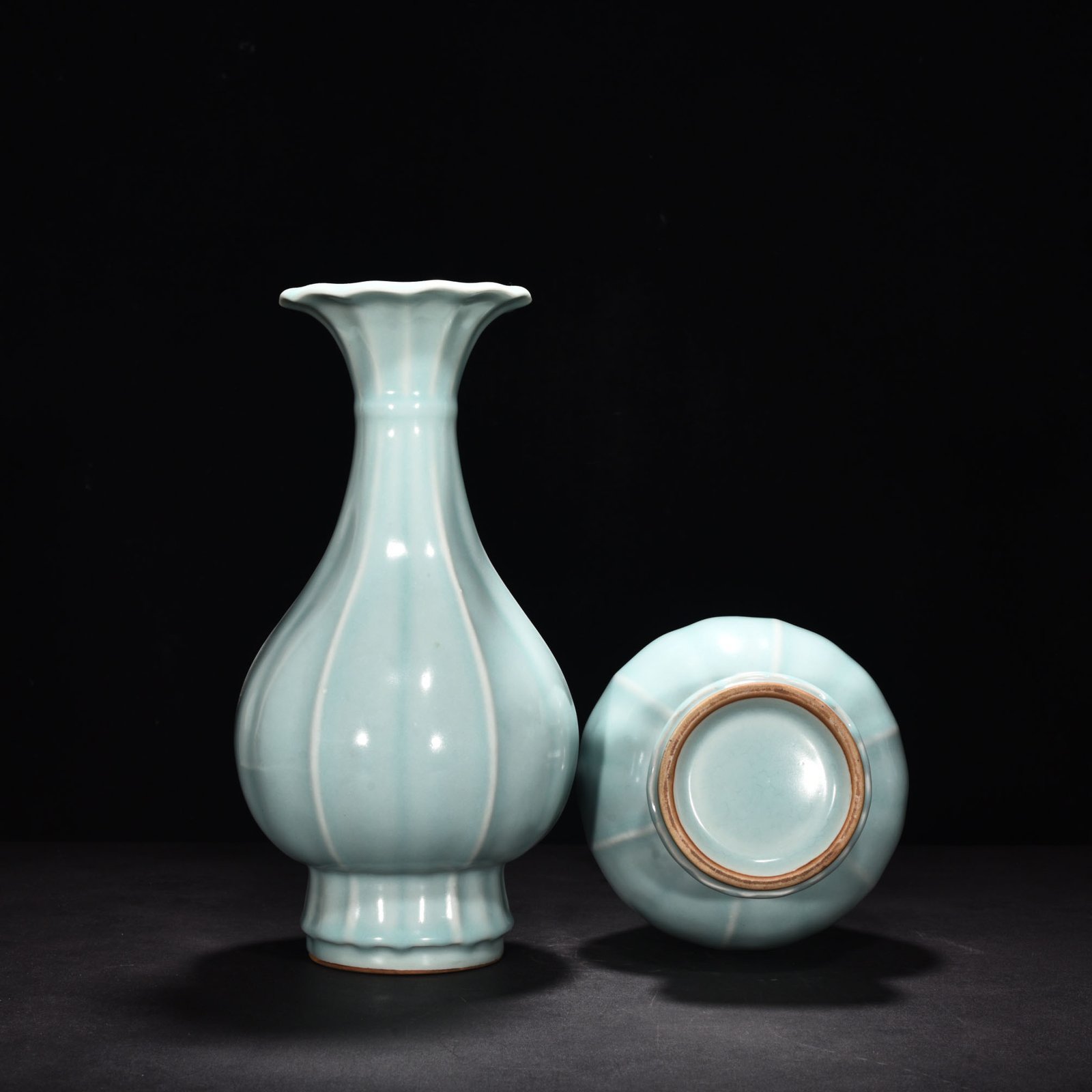 Song Dynasty Longquan kiln pink celadon glaze jade pot and spring vase