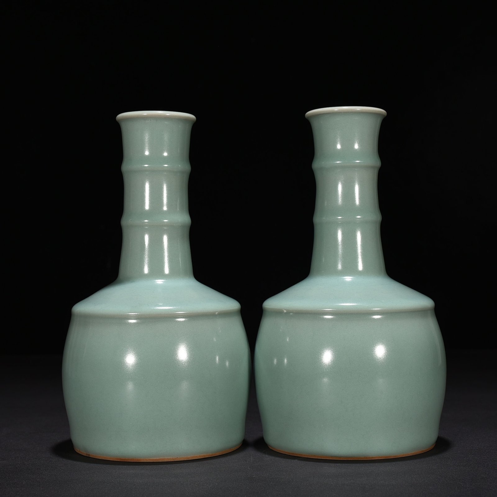Song Dynasty Longquan kiln pink celadon glaze paper mallet bottle