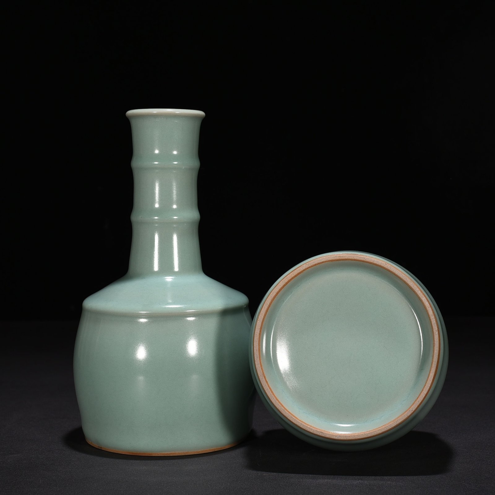 Song Dynasty Longquan kiln pink celadon glaze paper mallet bottle