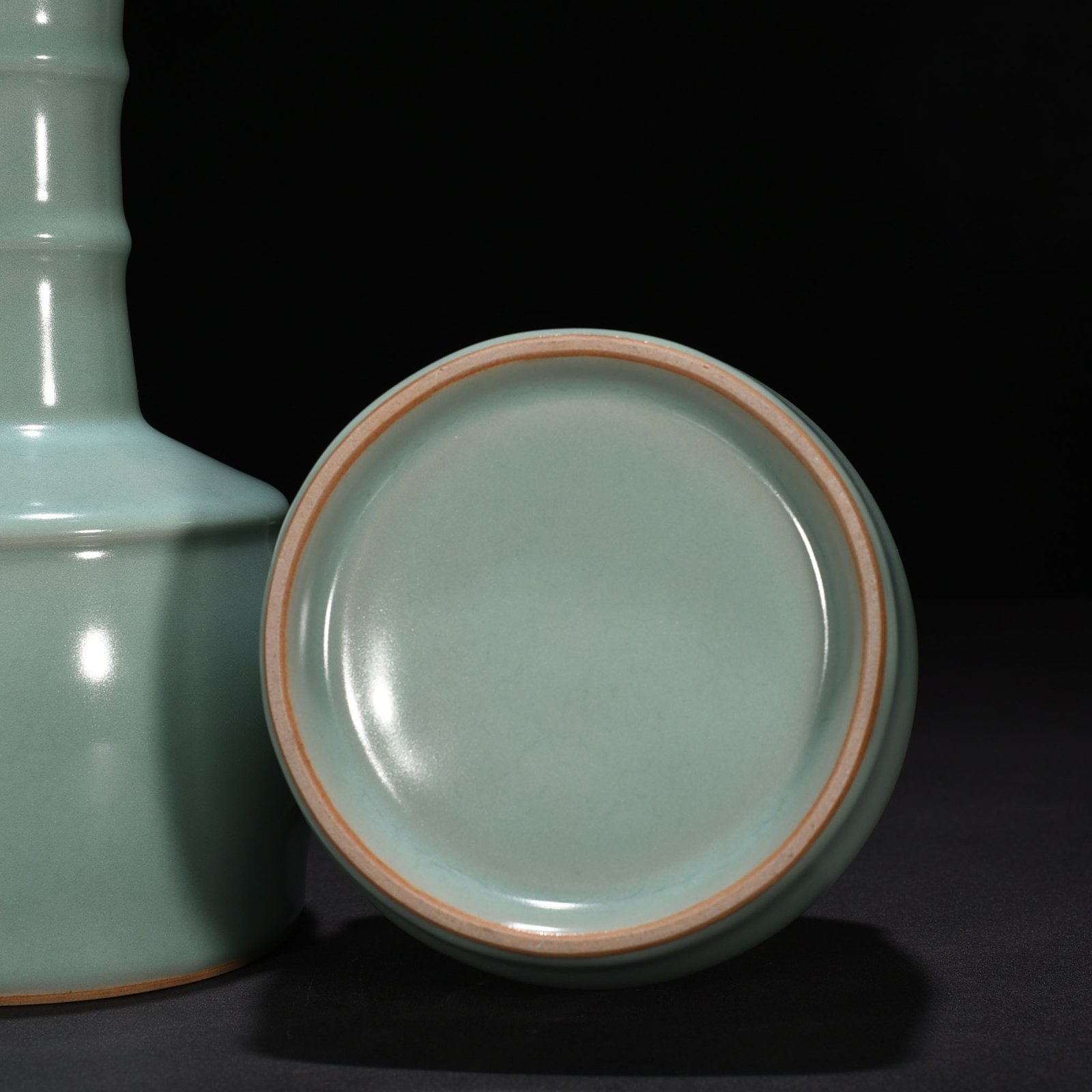 Song Dynasty Longquan kiln pink celadon glaze paper mallet bottle