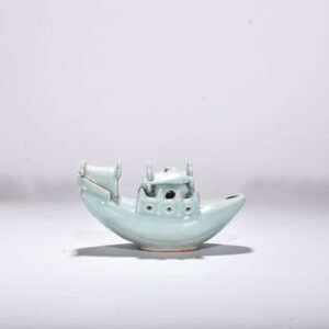 Song Dynasty Longquan kiln pink celadon glaze boat
