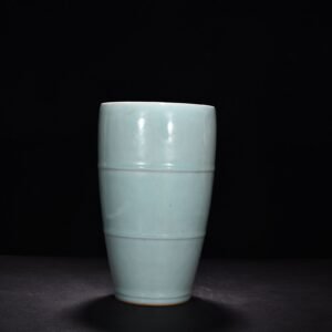 Song Dynasty Longquan kiln pink celadon glaze flower arrangement