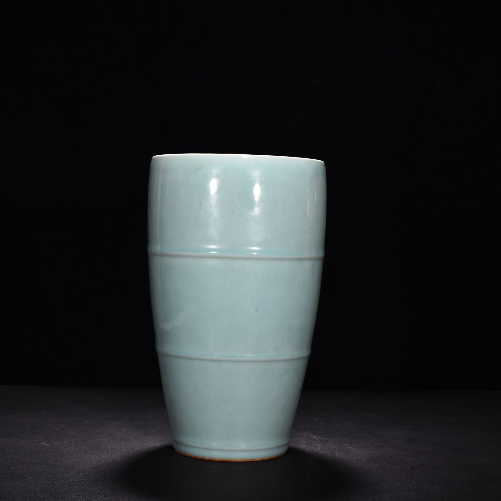 Song Dynasty Longquan kiln pink celadon glaze flower arrangement