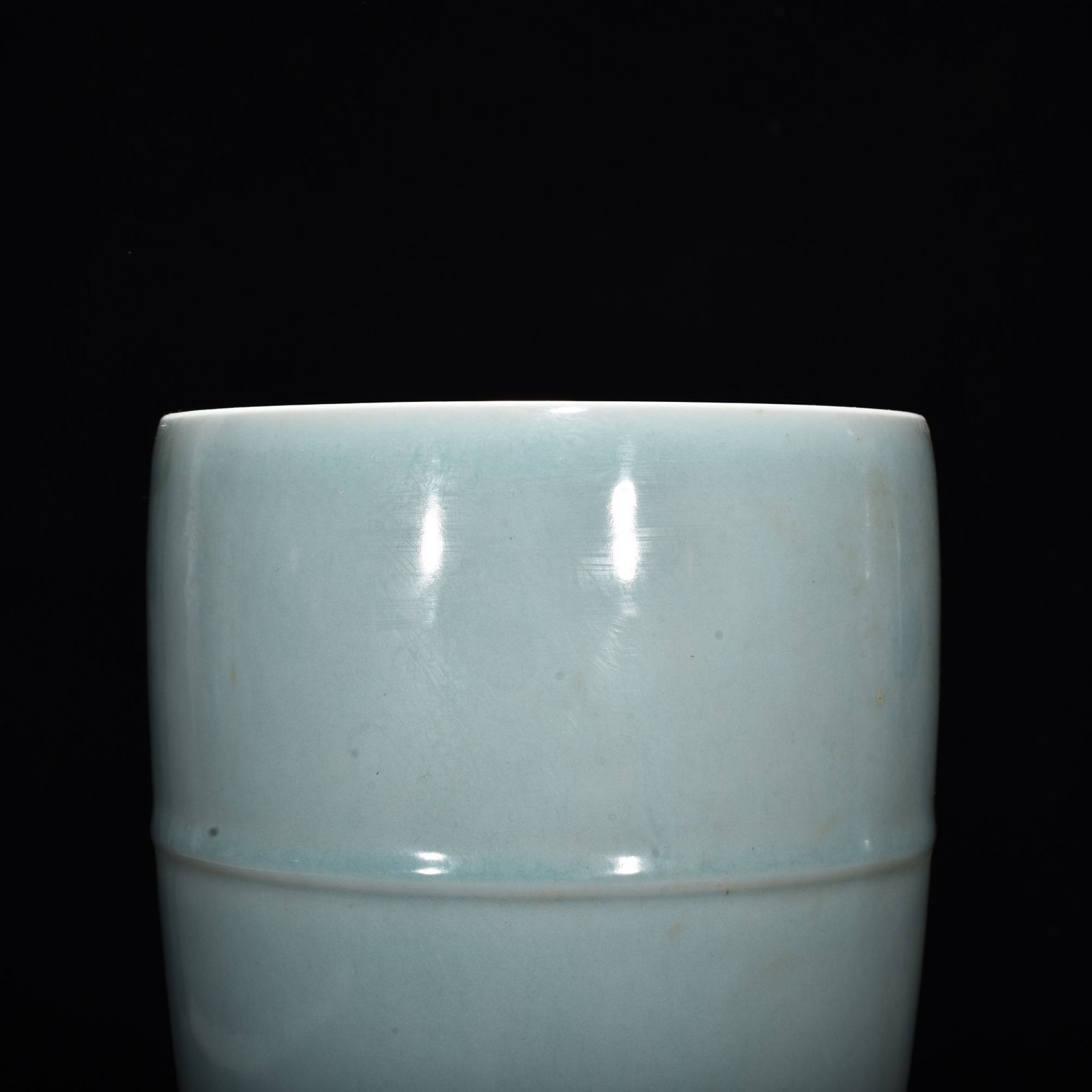 Song Dynasty Longquan kiln pink celadon glaze flower arrangement