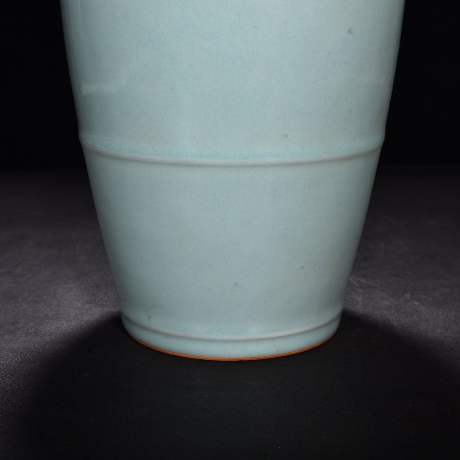 Song Dynasty Longquan kiln pink celadon glaze flower arrangement