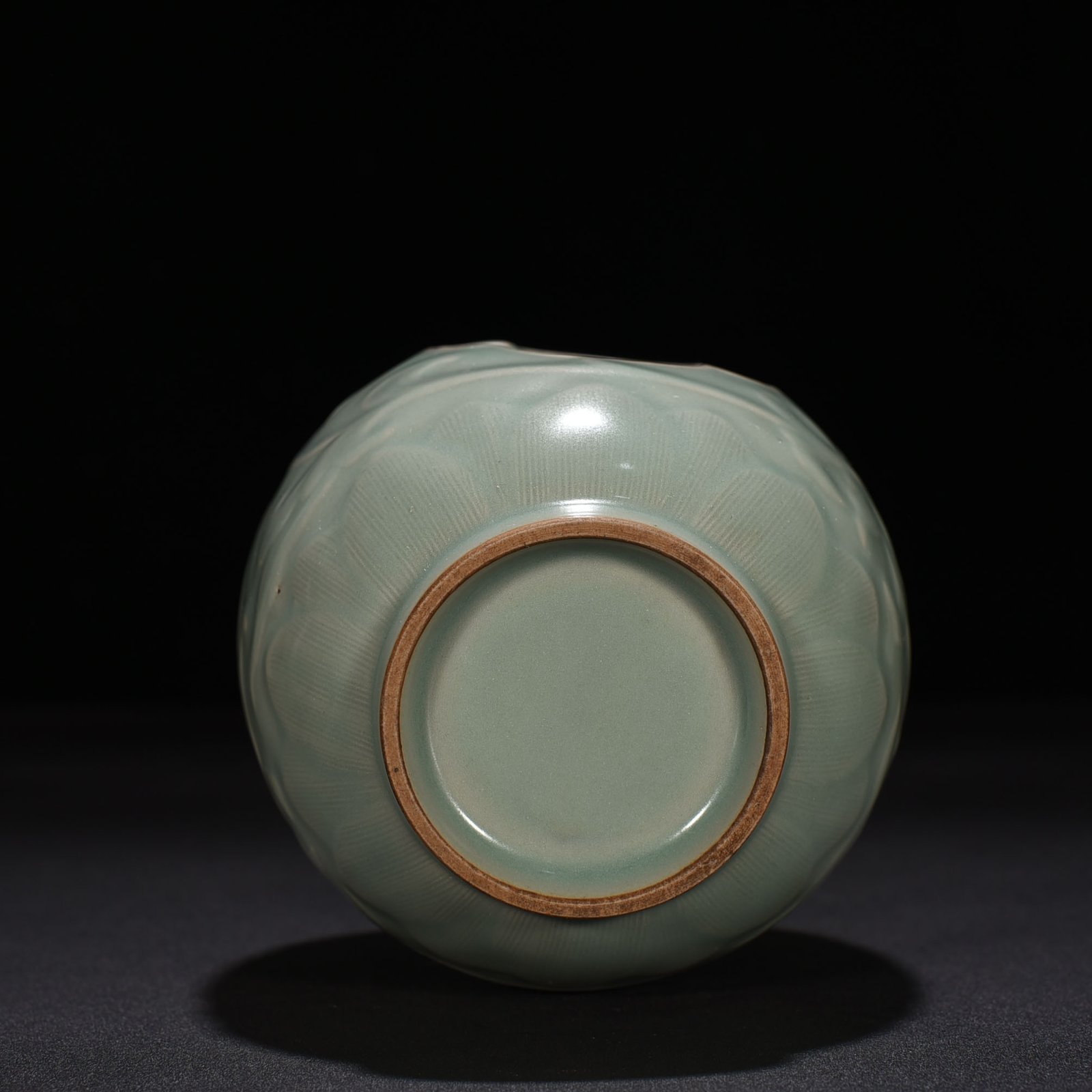Song Dynasty Longquan kiln pink celadon glaze Guanyin