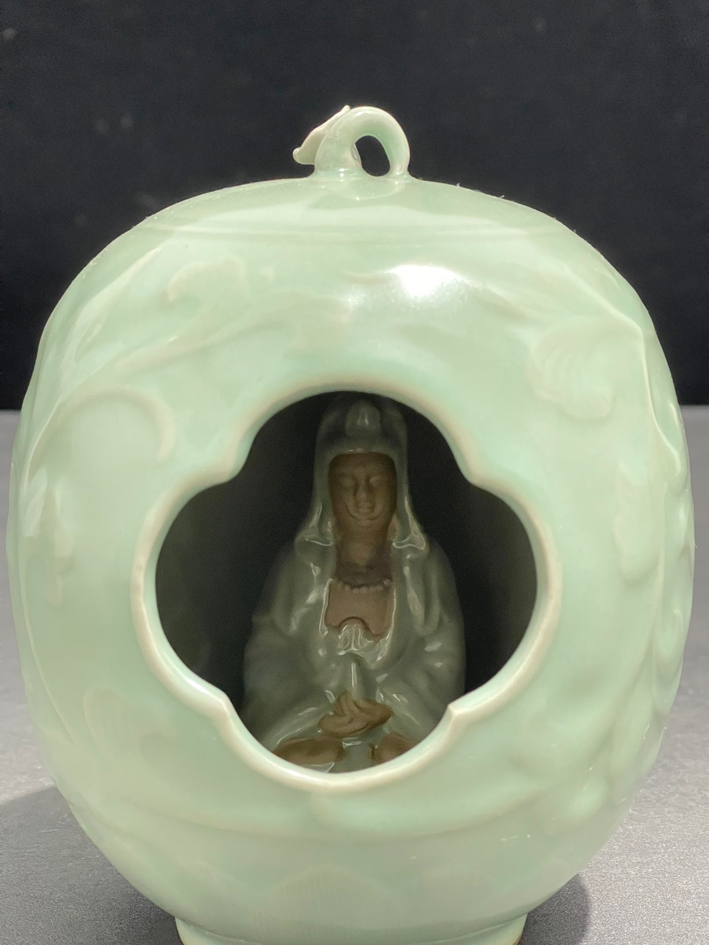 Song Dynasty Longquan kiln pink celadon glaze Guanyin