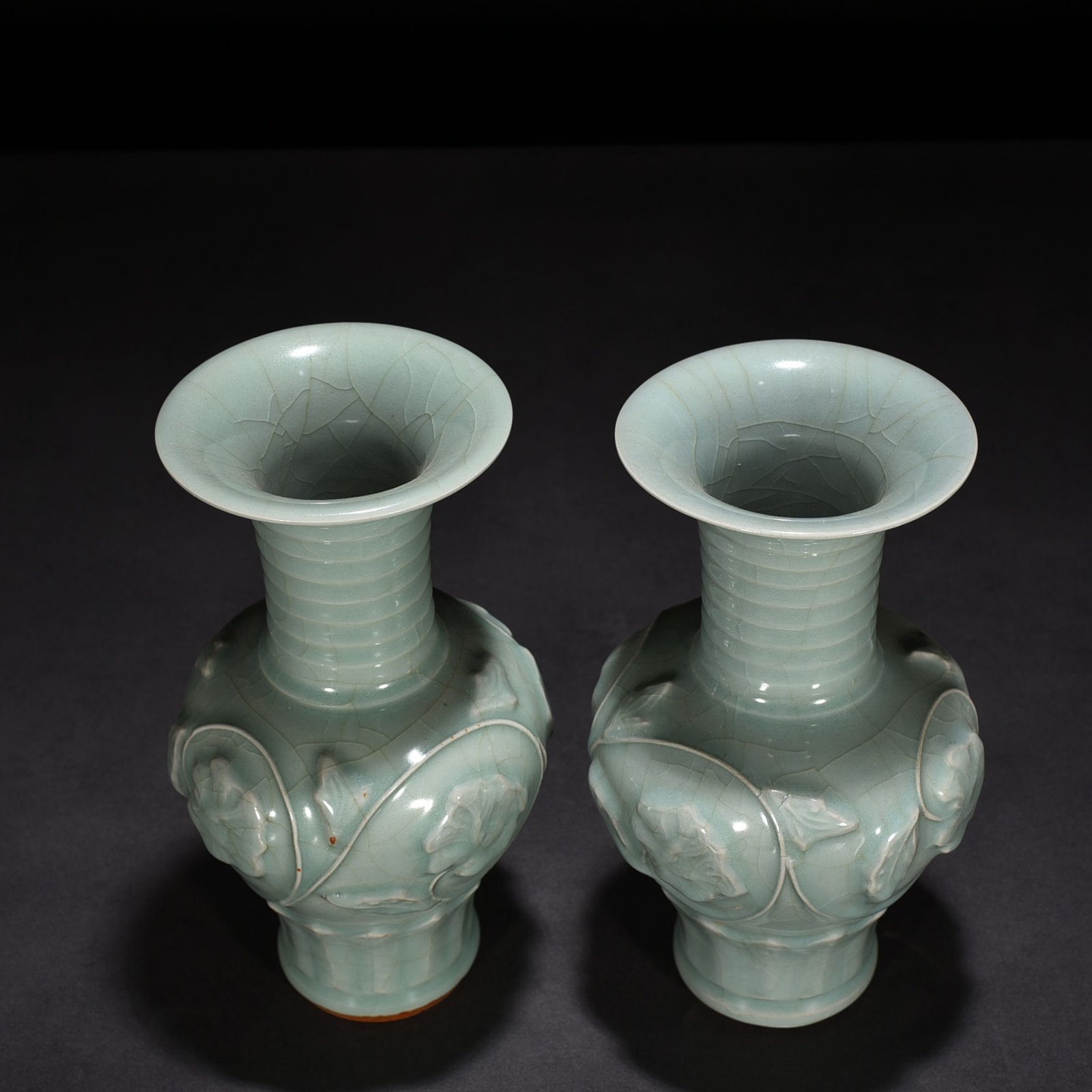 Song Dynasty Longquan kiln pink celadon glaze and plastic wrapped peony pattern vase