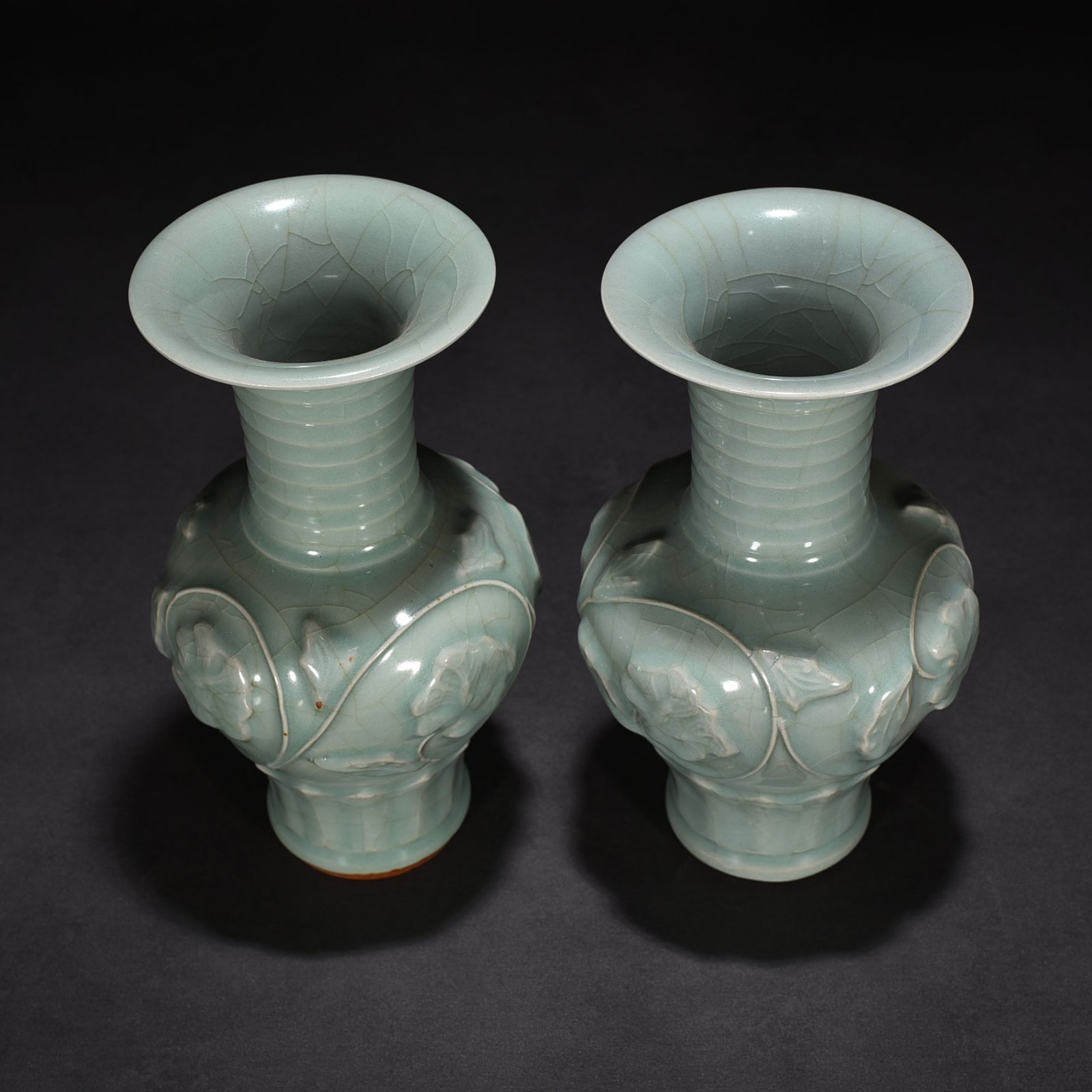 Song Dynasty Longquan kiln pink celadon glaze and plastic wrapped peony pattern vase