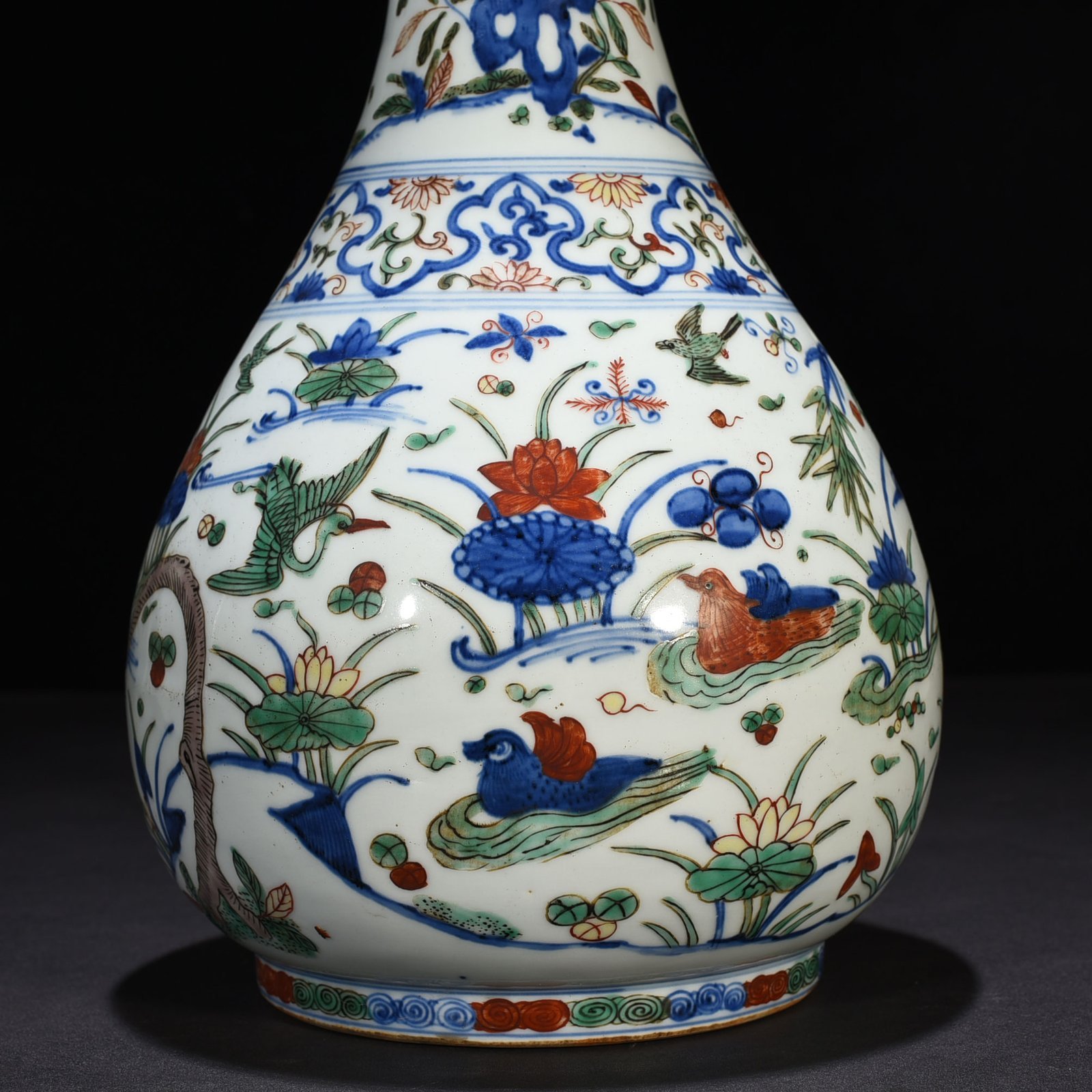 Ming Dynasty Wanli blue and white colorful garlic vase with flowers and birds pattern